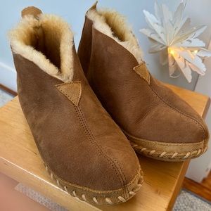 LL Bean Wicked Good Sheepskin Shearling Lined Slippers - hardly worn!